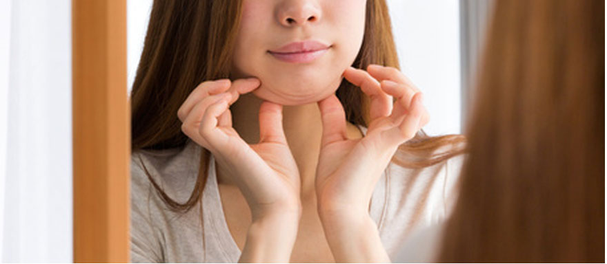 体重は増えてないのに二重あごに見える